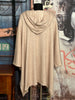 Poncho mit Kapuze "Banditas" ultra looké & oversize beige