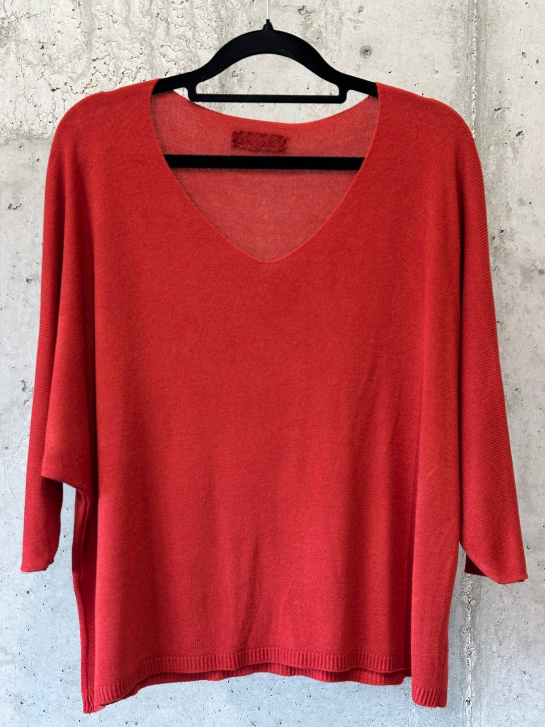 Kurzer Feinstrickpullover mit 3/4-Ärmeln & V-Ausschnitt (36/40) MADE IN 🇮🇹