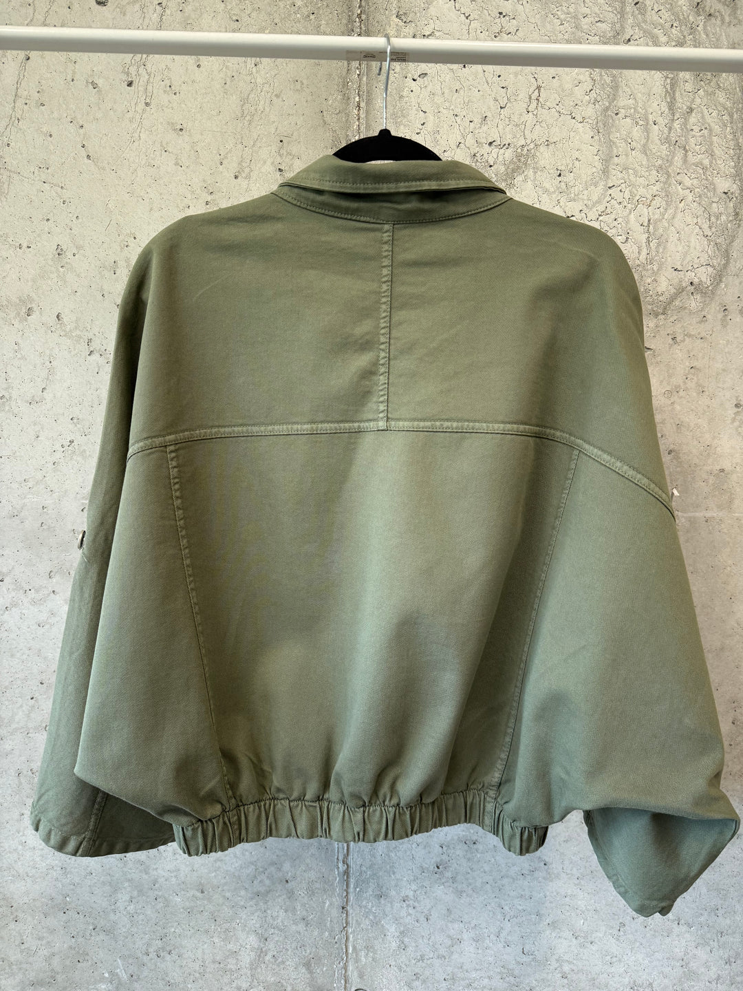 Kurze Oversize-Jacke aus 97 % Baumwolle (36/42) Hergestellt in Italien