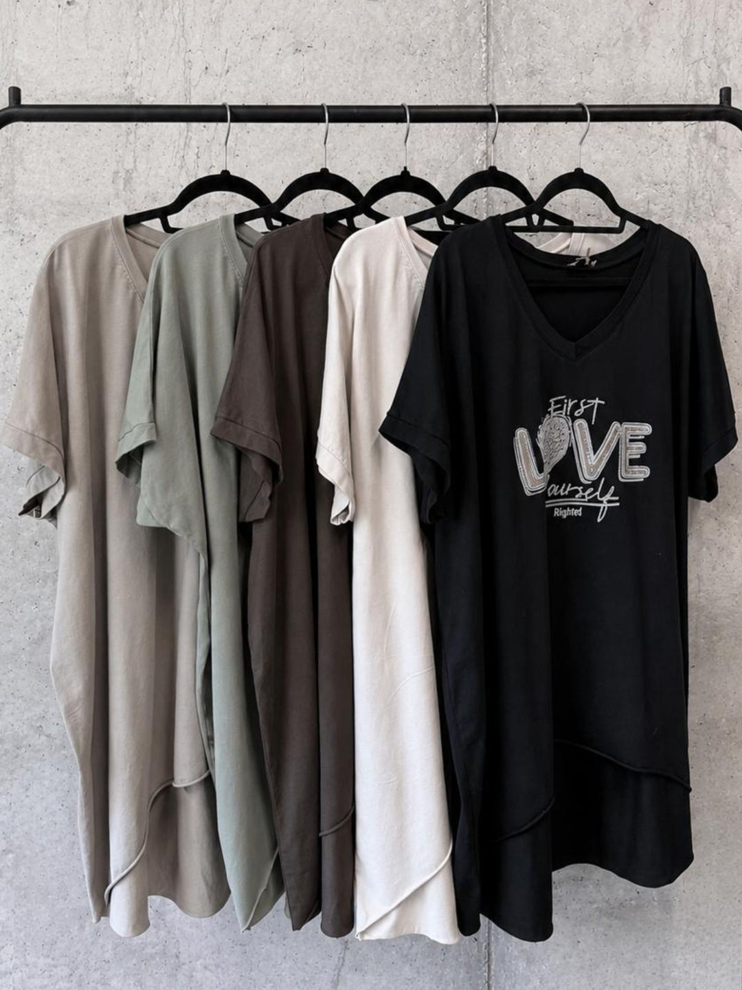 T-shirt << LOVE >> 42/48