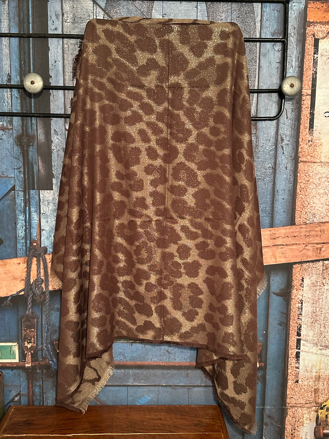 Écharpe brillante "léopard " XXL 100% viscose