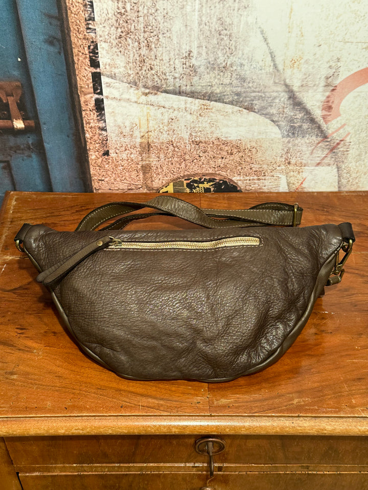 Gürteltasche aus echtem Leder in dunklem Khaki