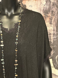 T-shirt + size col V dentelle noir chiné