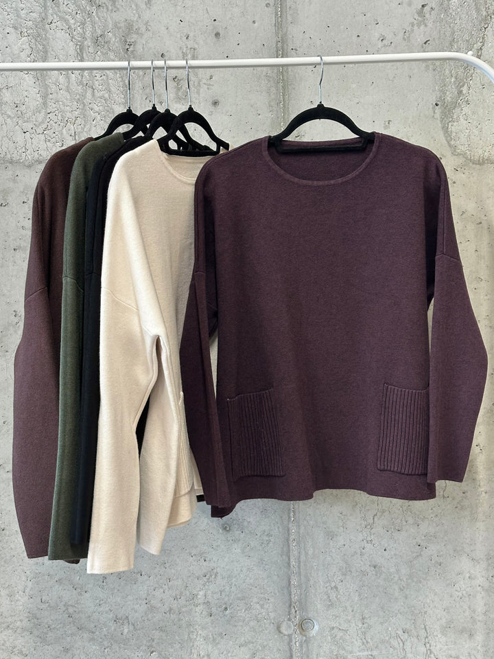 Pullover mit Rundhalsausschnitt & aufgesetzten Taschen (38/42) MADE IN 🇮🇹