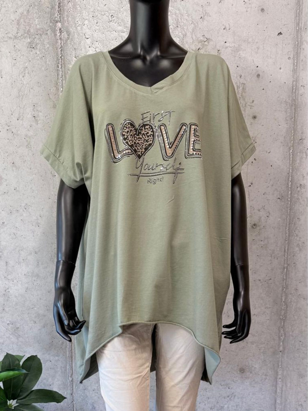 T-shirt << LOVE >> 42/48