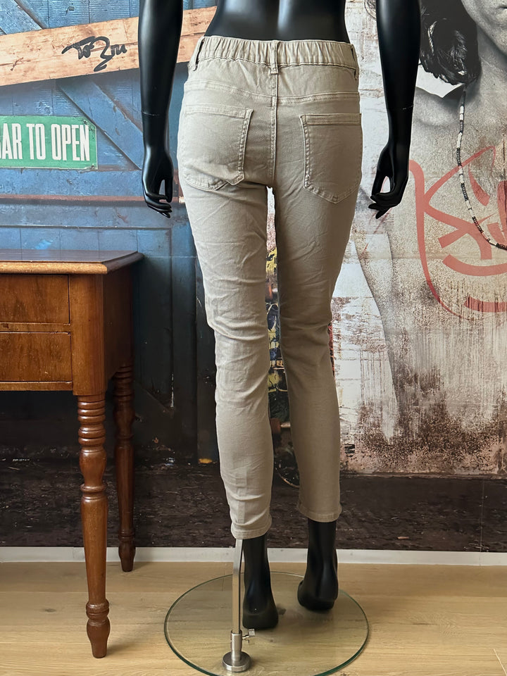 Stretch-Jeans mit elastischem Bund in Taupe