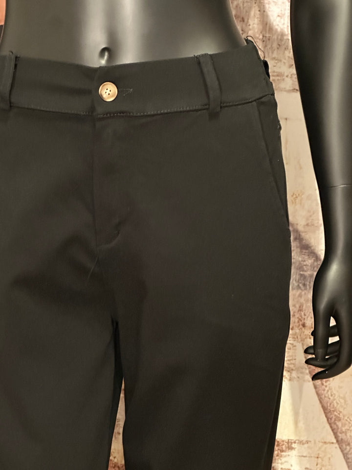 Schwarze Chinohose