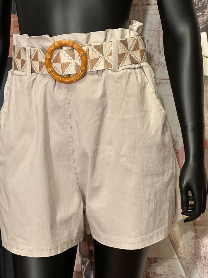 Shorts mit hoher Taille beige