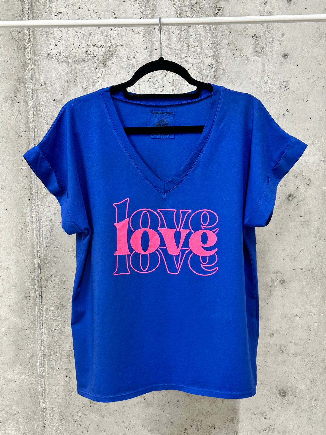 T-Shirt mit V-Ausschnitt „LOVE“ (38/42) MADE IN ITALY