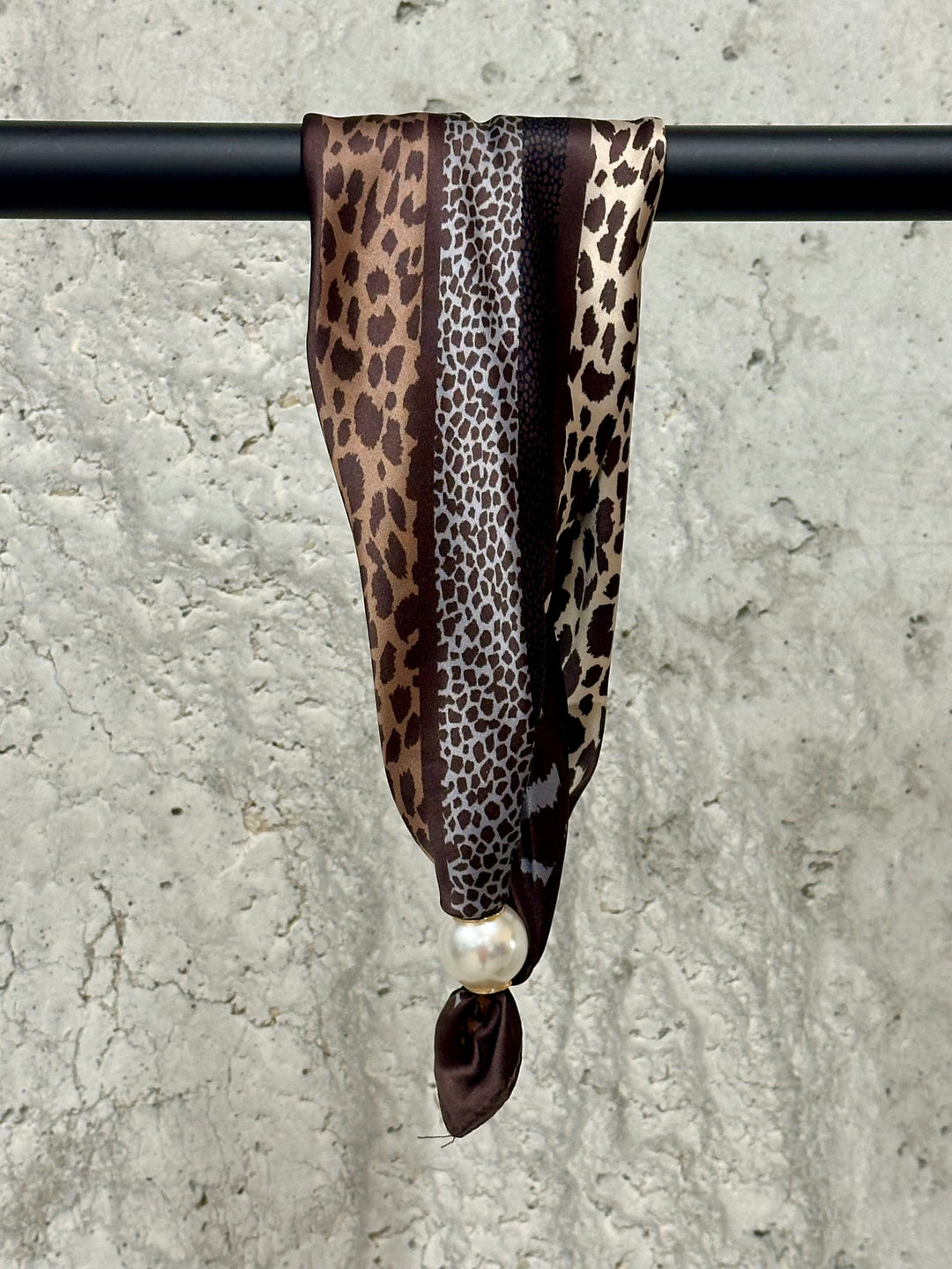 Foulard/tour de cou magnétique "Louna" motif léopard