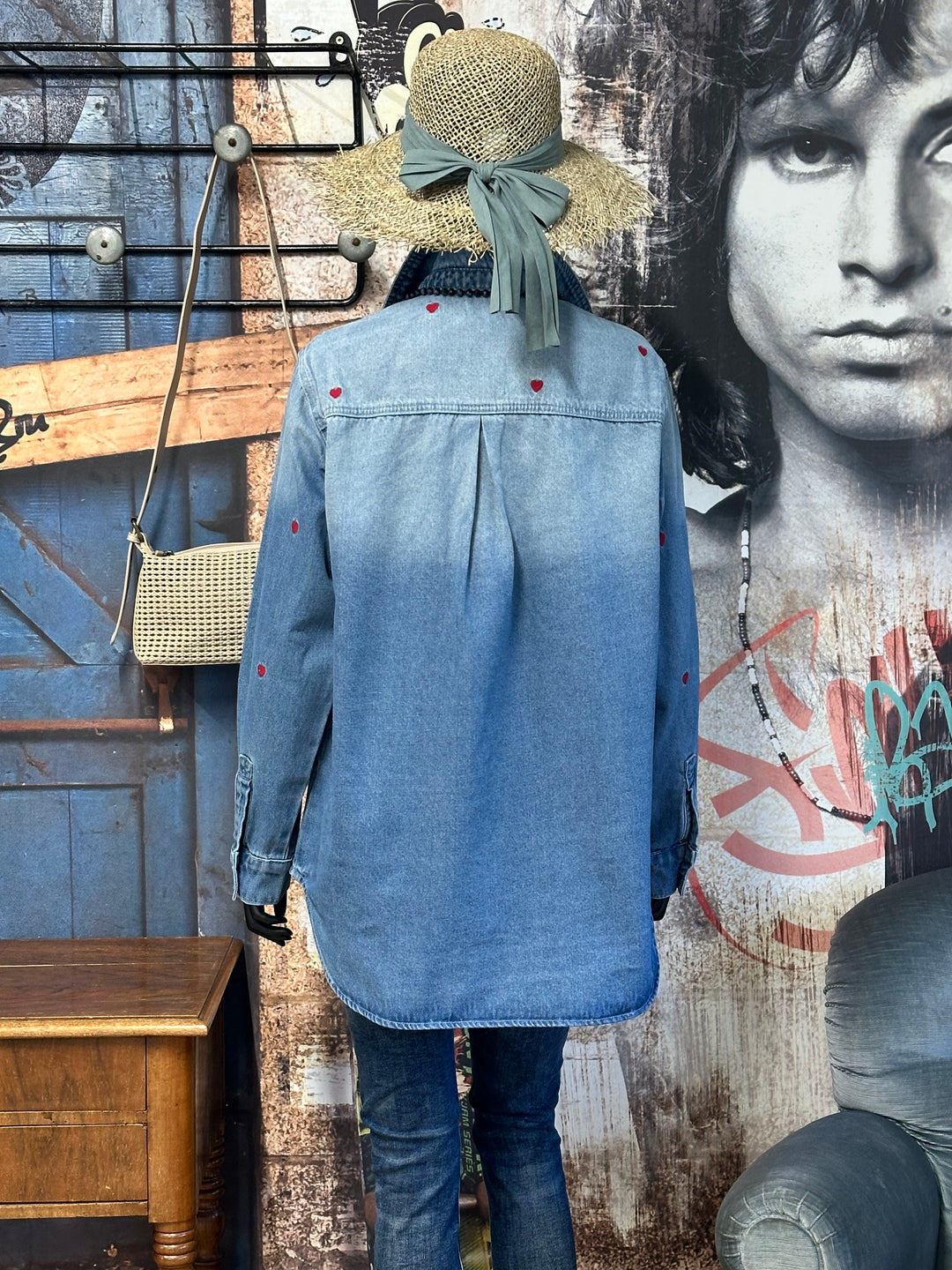 Chemise/veste en jean coeurs rouges brodés 100% coton (38 ➡️ 44)