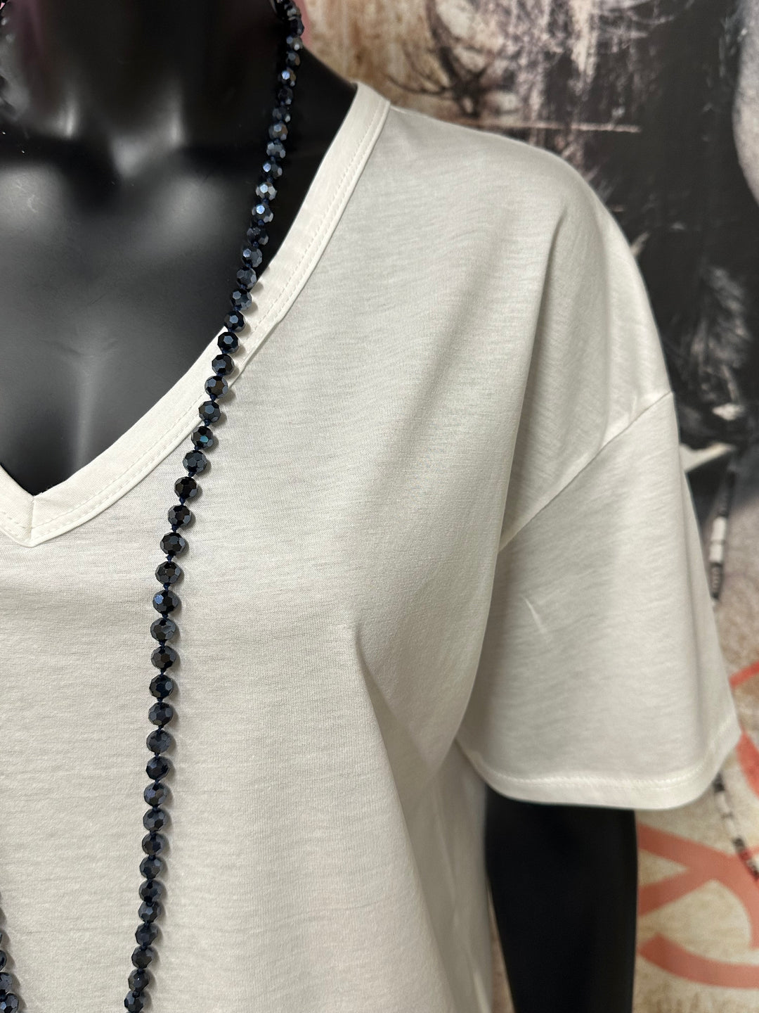 Fließendes, schlichtes T-Shirt mit V-Ausschnitt (38/42) MADE IN ITALY