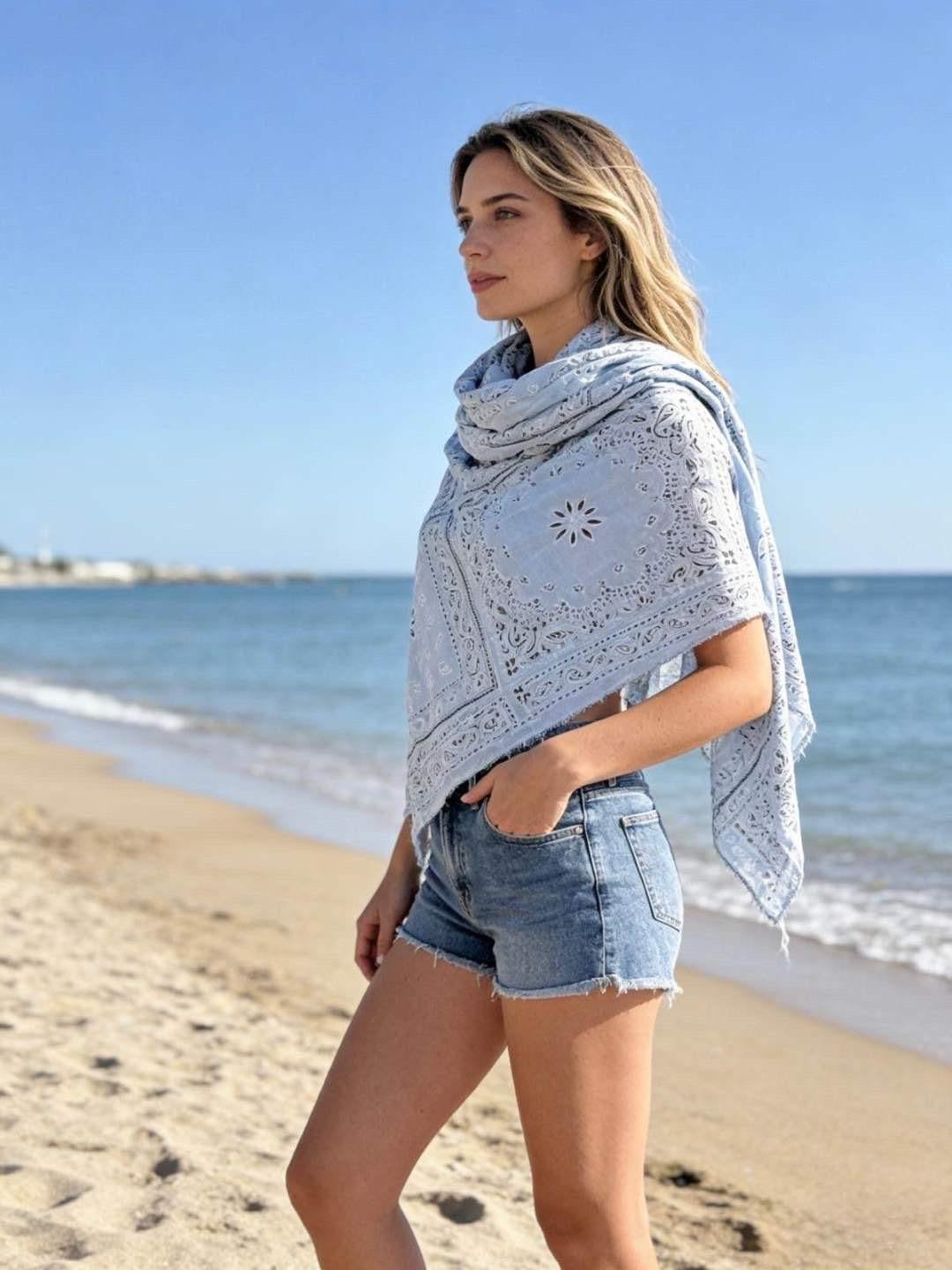 Quadratisches Halstuch mit „Bandana“-Muster, MADE IN ITALY