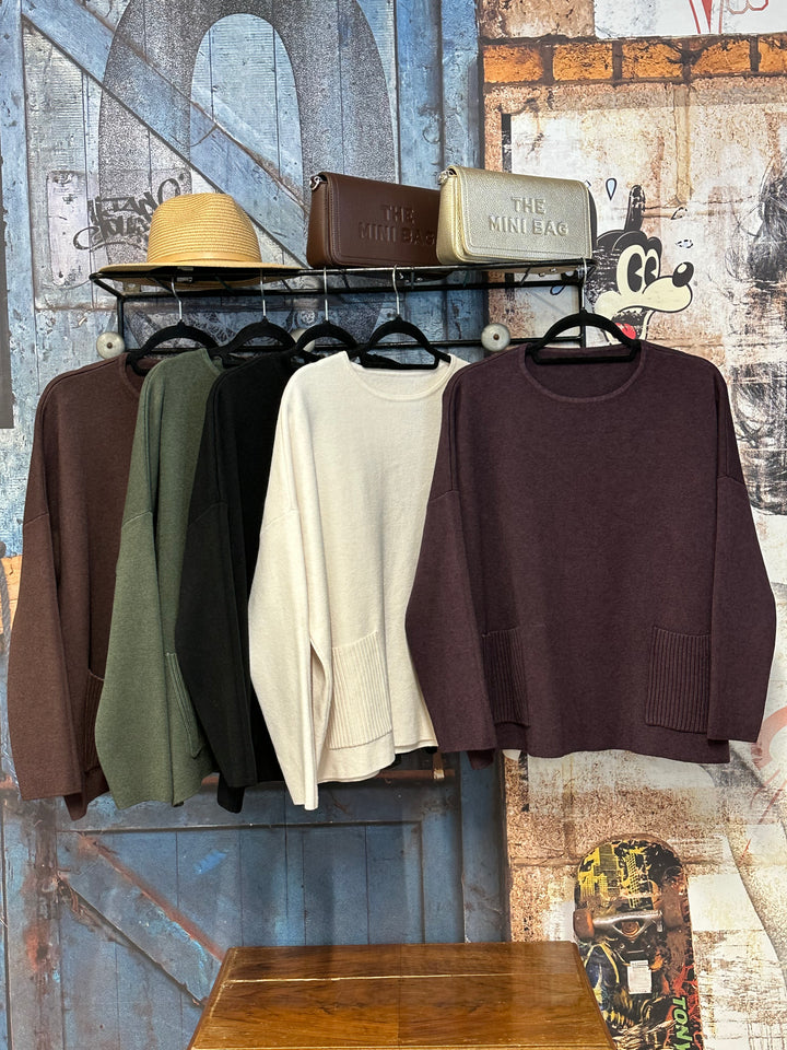 Pullover mit Rundhalsausschnitt & aufgesetzten Taschen (38/42) MADE IN 🇮🇹