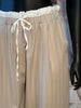 Fließende linierte Hose mit elastischer Taille Beige