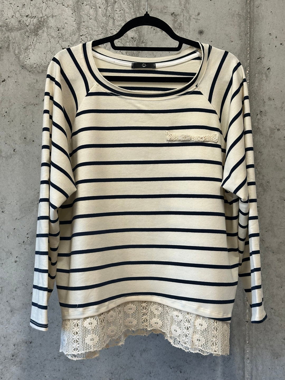 Pull marinière dentelle écru & bleu marine (38/42) MADE IN ITALY