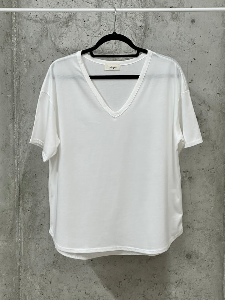 Fließendes, schlichtes T-Shirt mit V-Ausschnitt (38/42) MADE IN ITALY