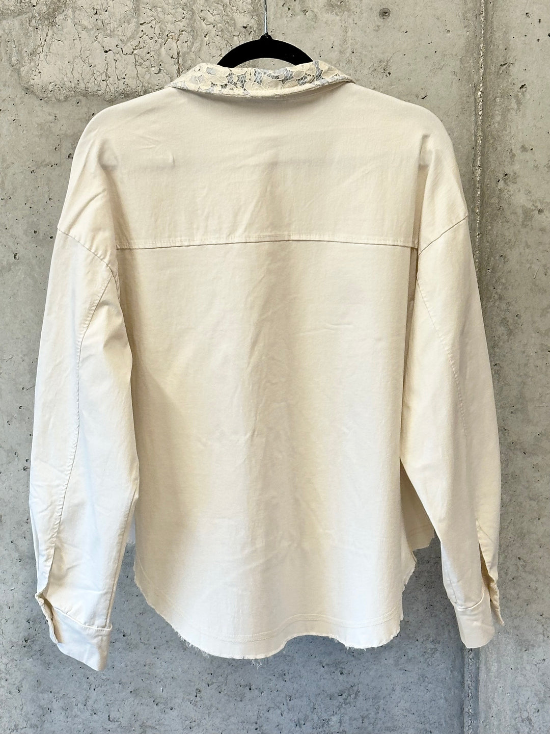 Chemise stretch crème  & bleu clair détails dentelle (38/42)