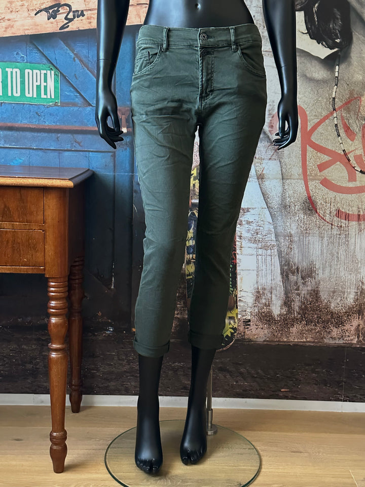 Stretch-Jeans mit elastischem Bund in Khaki