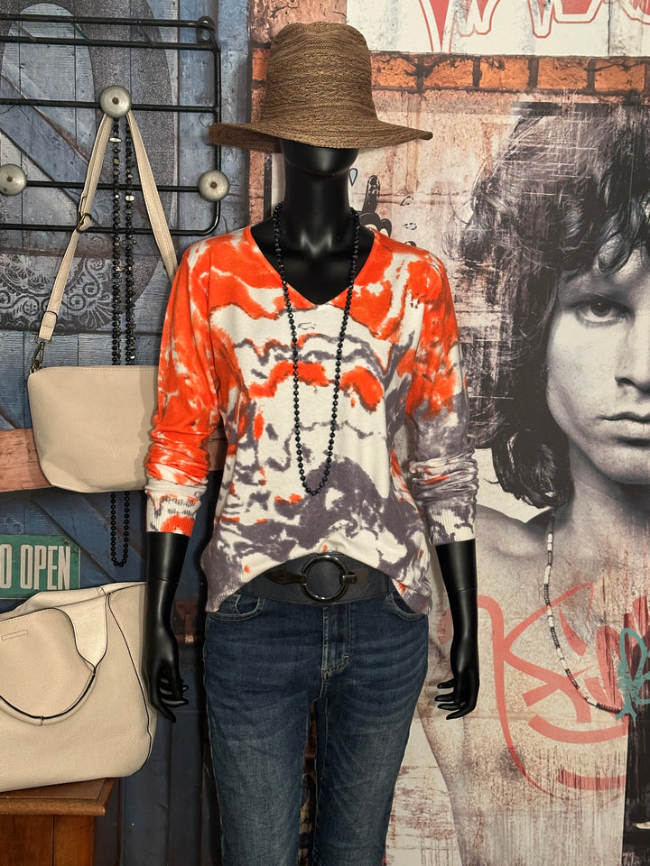 Kleiner Pullover mit "abstraktem" Muster in ecru, grau & orange