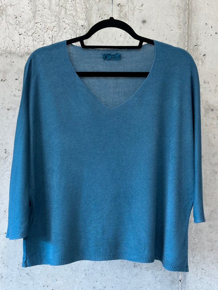 Kurzer Feinstrickpullover mit 3/4-Ärmeln & V-Ausschnitt (36/40) MADE IN 🇮🇹