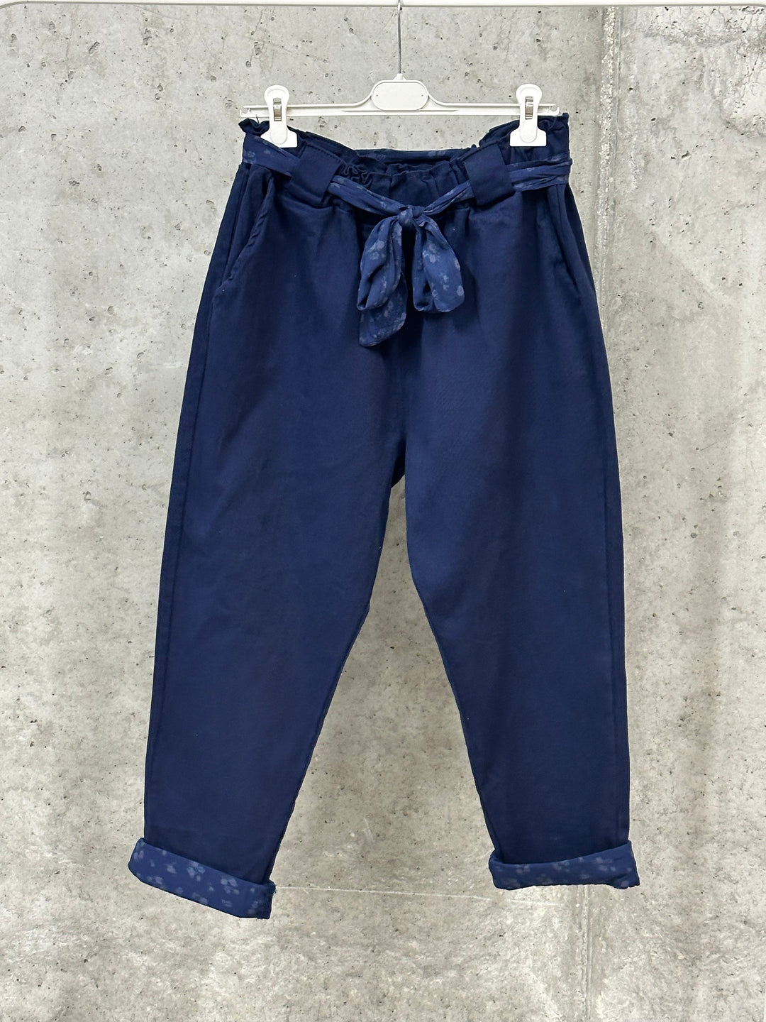 Hose in Übergröße mit bedrucktem Bund und Umschlag (42/46) MADE IN ITALY