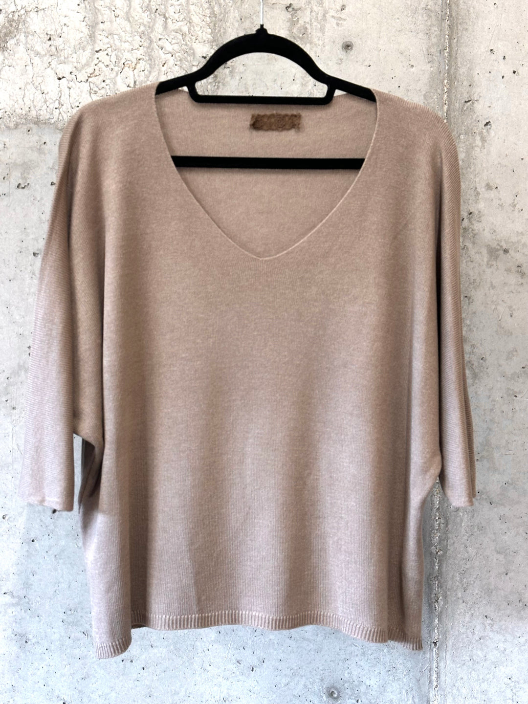 Kurzer Feinstrickpullover mit 3/4-Ärmeln & V-Ausschnitt (36/40) MADE IN 🇮🇹