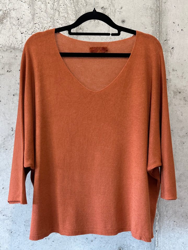 Kurzer Feinstrickpullover mit 3/4-Ärmeln & V-Ausschnitt (36/40) MADE IN 🇮🇹