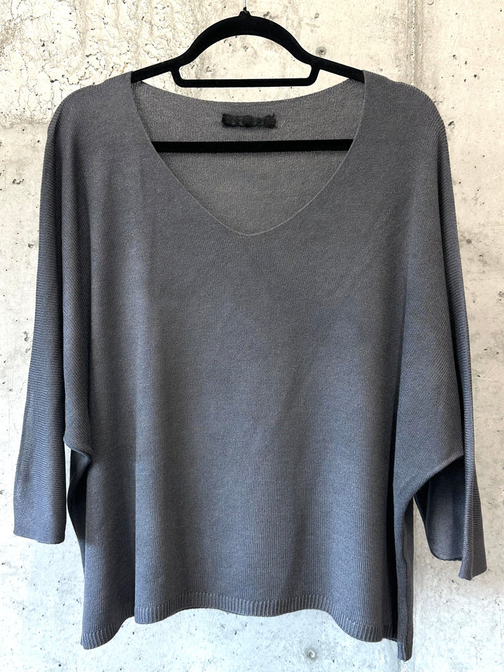 Kurzer Feinstrickpullover mit 3/4-Ärmeln & V-Ausschnitt (36/40) MADE IN 🇮🇹