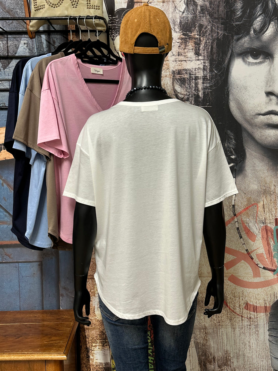 Fließendes, schlichtes T-Shirt mit V-Ausschnitt (38/42) MADE IN ITALY