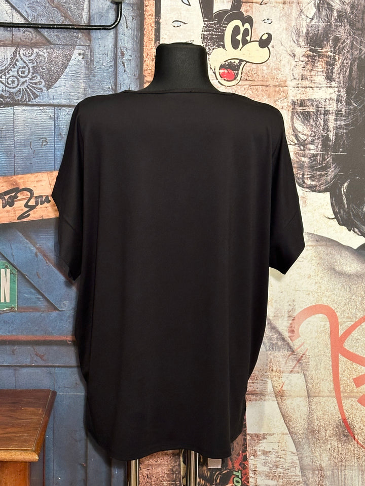 Fließendes T-Shirt mit V-Ausschnitt + SIZE schwarz