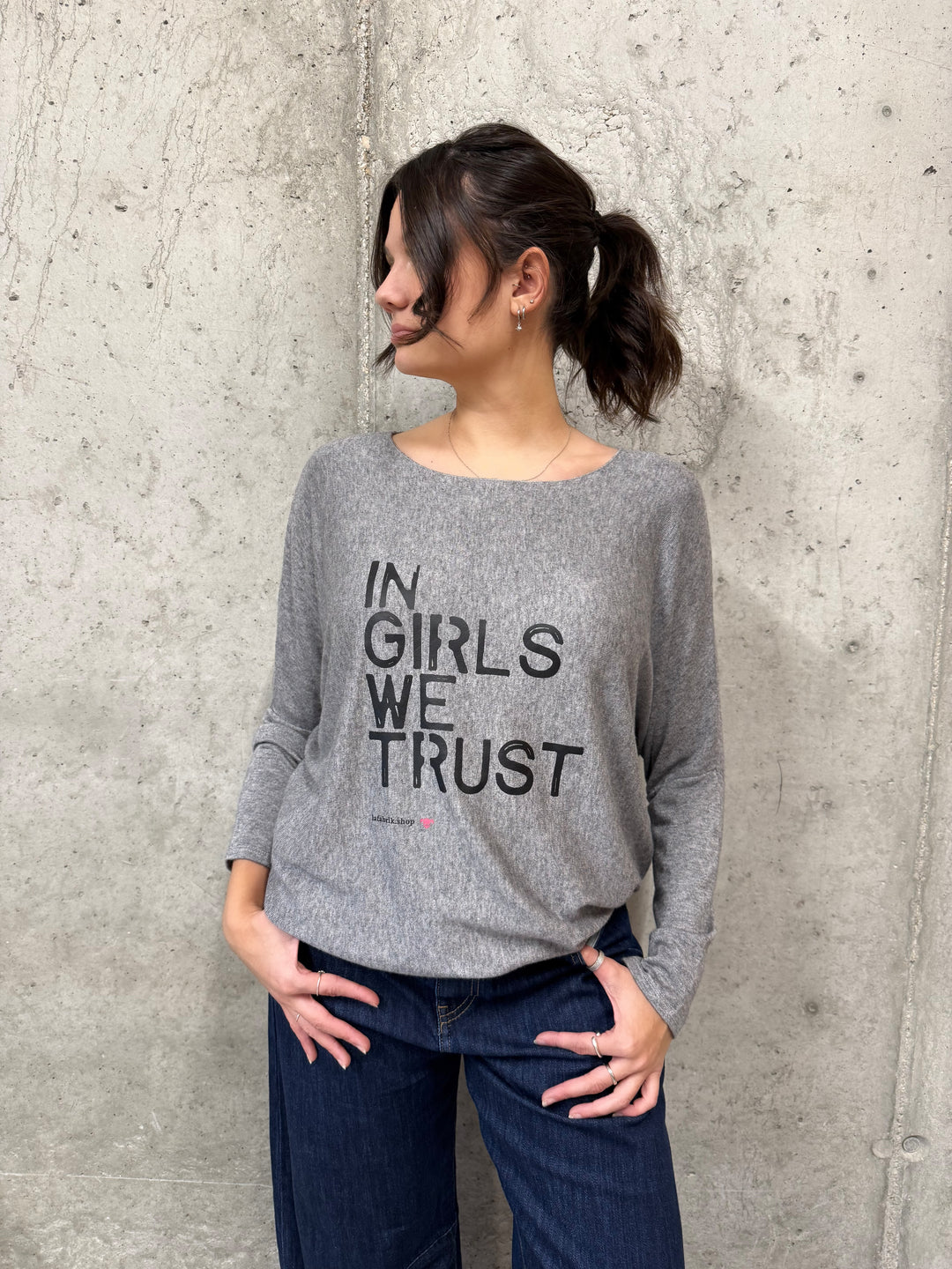 Pull fluide & col rond "IN GIRLS WE TRUST" (38/42) MADE IN ITALY