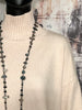 Unifarbener Pullover mit Stehkragen in Hellbeige