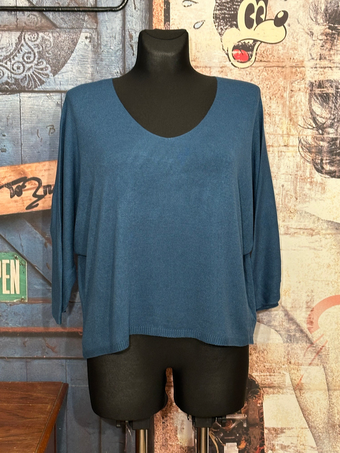 Kurzer Feinstrickpullover mit 3/4-Ärmeln & V-Ausschnitt in Petrolblau (36/40)