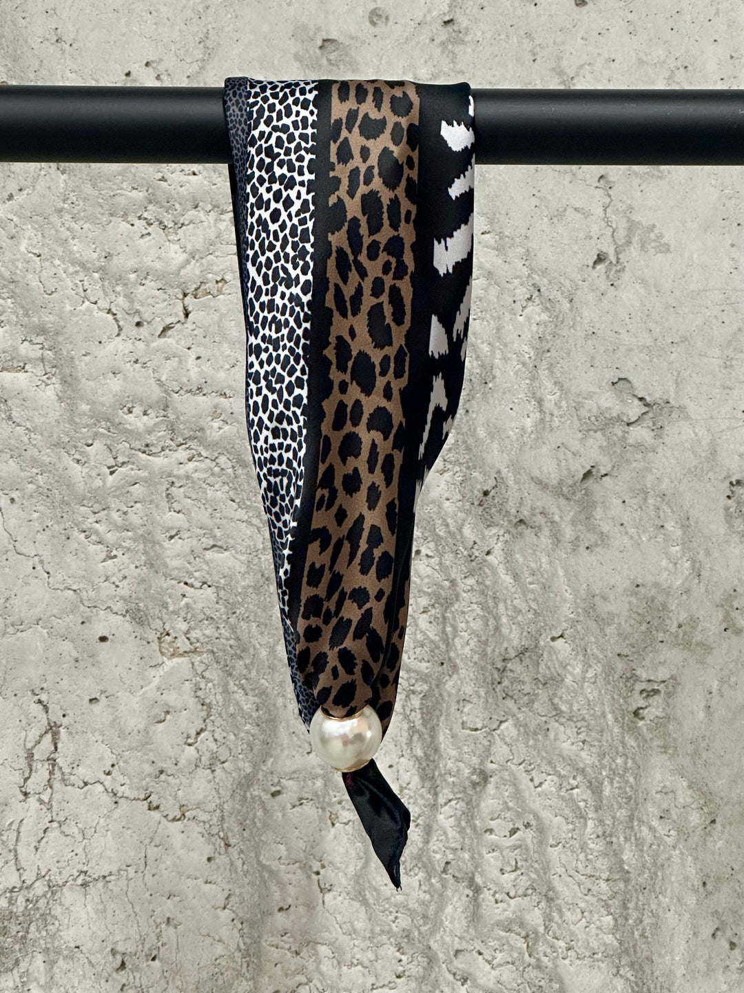 Foulard/tour de cou magnétique "Louna" motif léopard