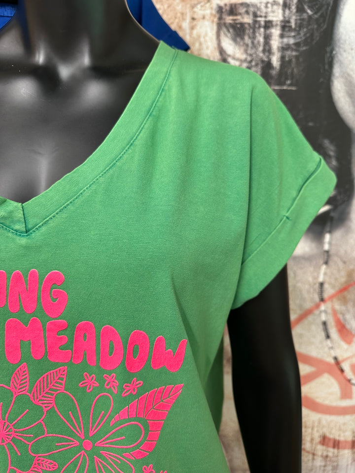 T-Shirt mit V-Ausschnitt „Walking through meadow...“ (38/42) MADE IN ITALY