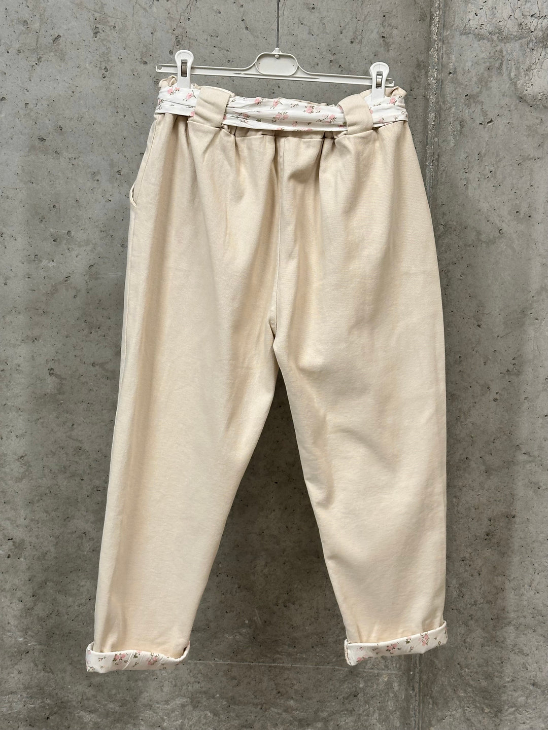 Hose in Übergröße mit bedrucktem Bund und Umschlag (42/46) MADE IN ITALY