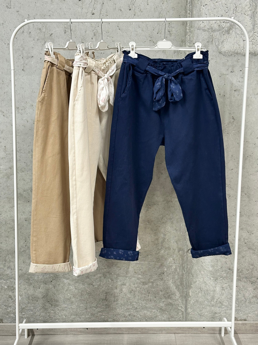 Hose in Übergröße mit bedrucktem Bund und Umschlag (42/46) MADE IN ITALY