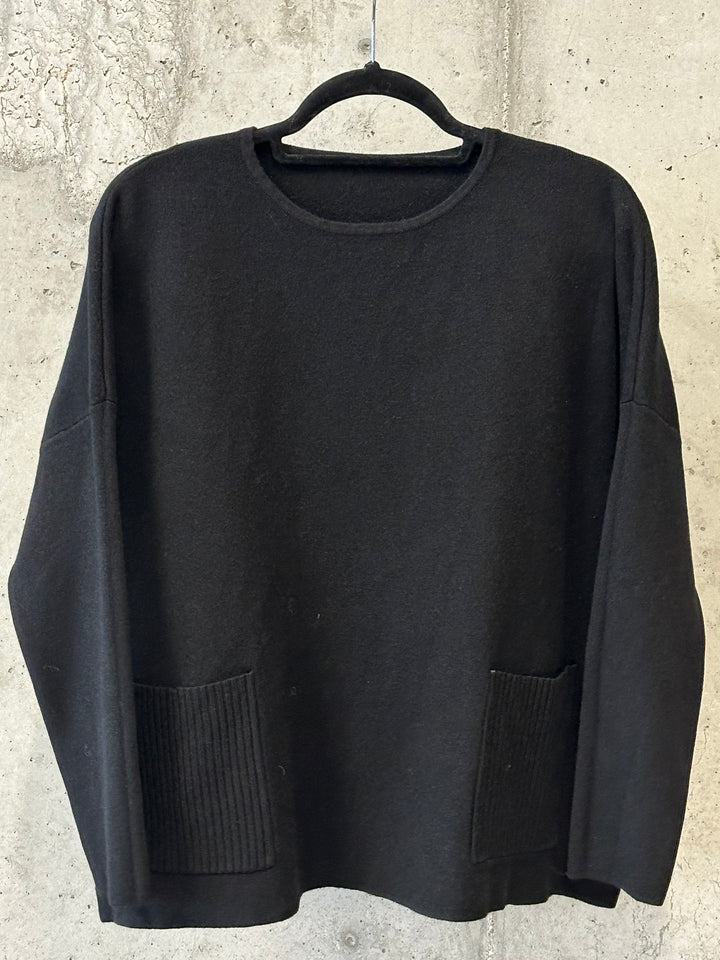 Pullover mit Rundhalsausschnitt & aufgesetzten Taschen (38/42) MADE IN 🇮🇹