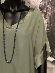 Blouse + size 100% vscose col V satiné kaki