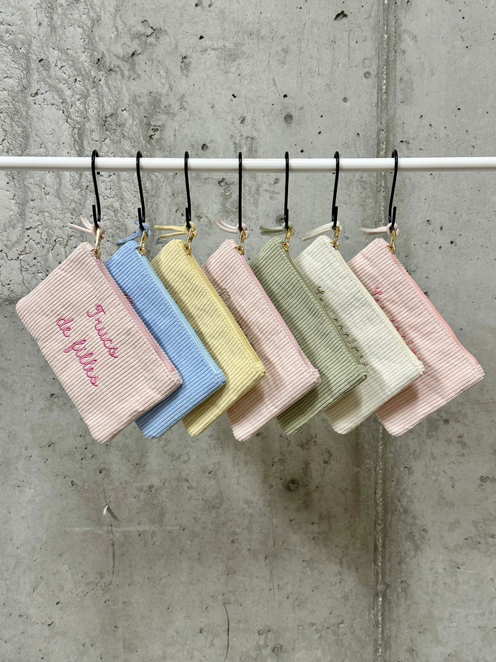 Pochette brodée en velours côtelé "Bichette d&