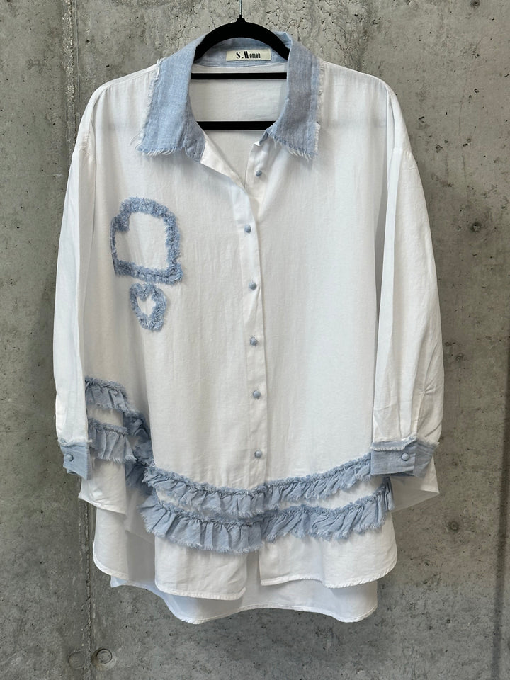 Chemisier bohème-chic "coeurs & volants" blanc et denim clair (38/40) (42/44)