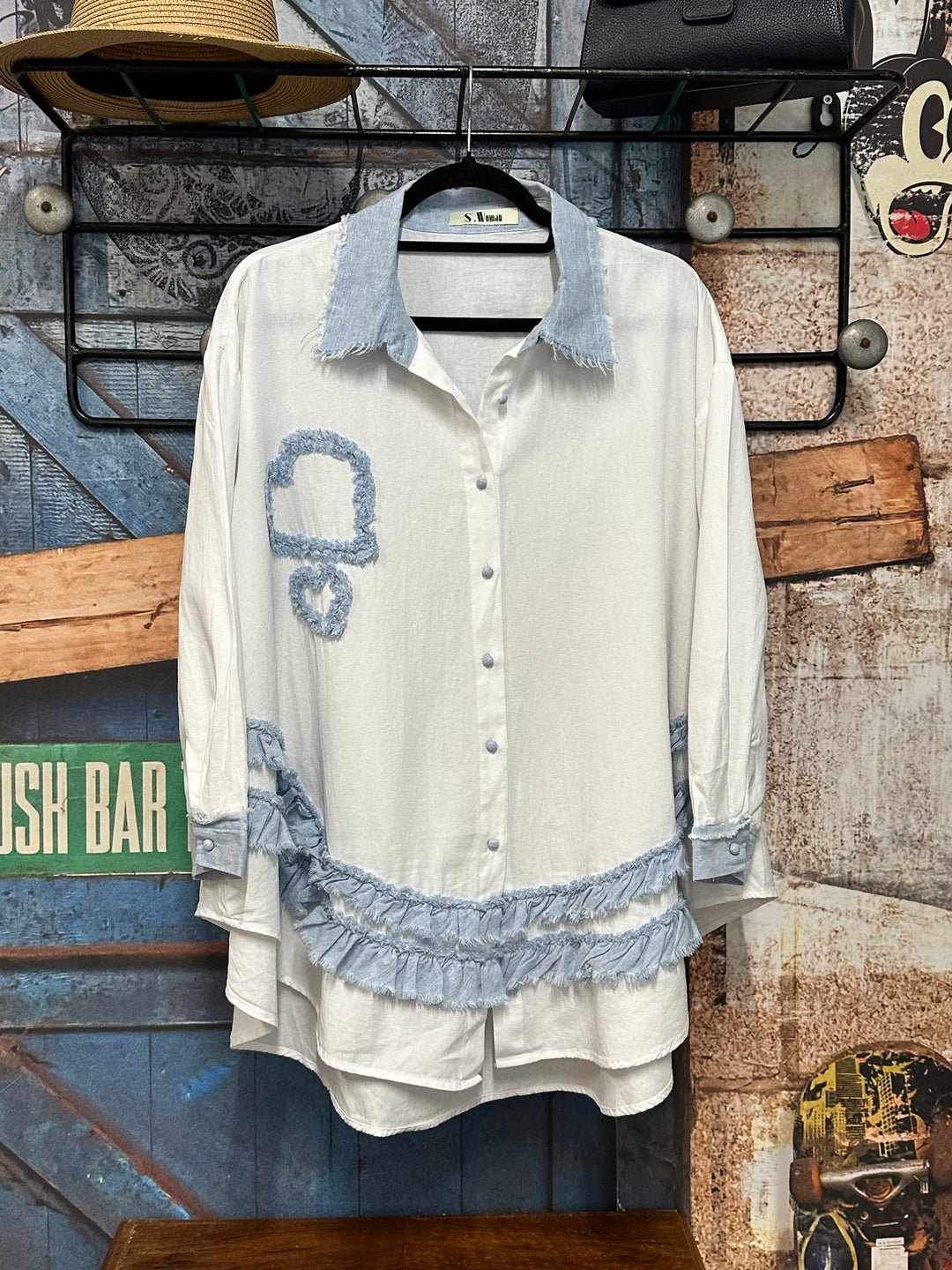 Chemisier bohème-chic "coeurs & volants" blanc et denim clair (38/40) (42/44)