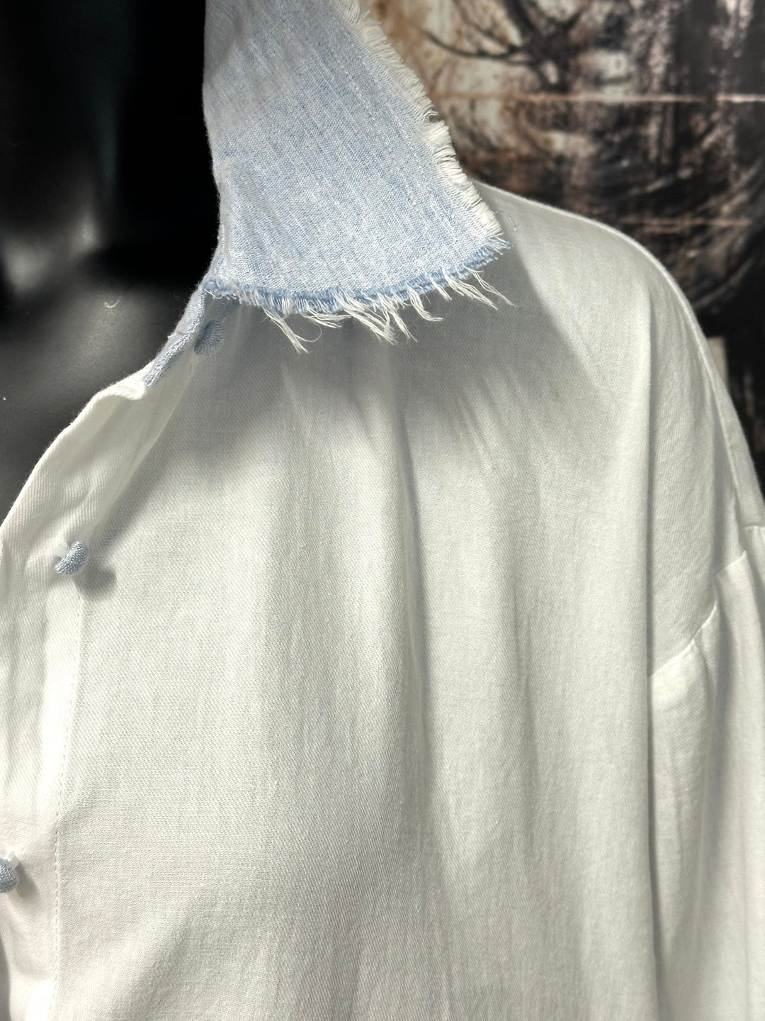 Chemisier bohème-chic "coeurs & volants" blanc et denim clair (38/40) (42/44)