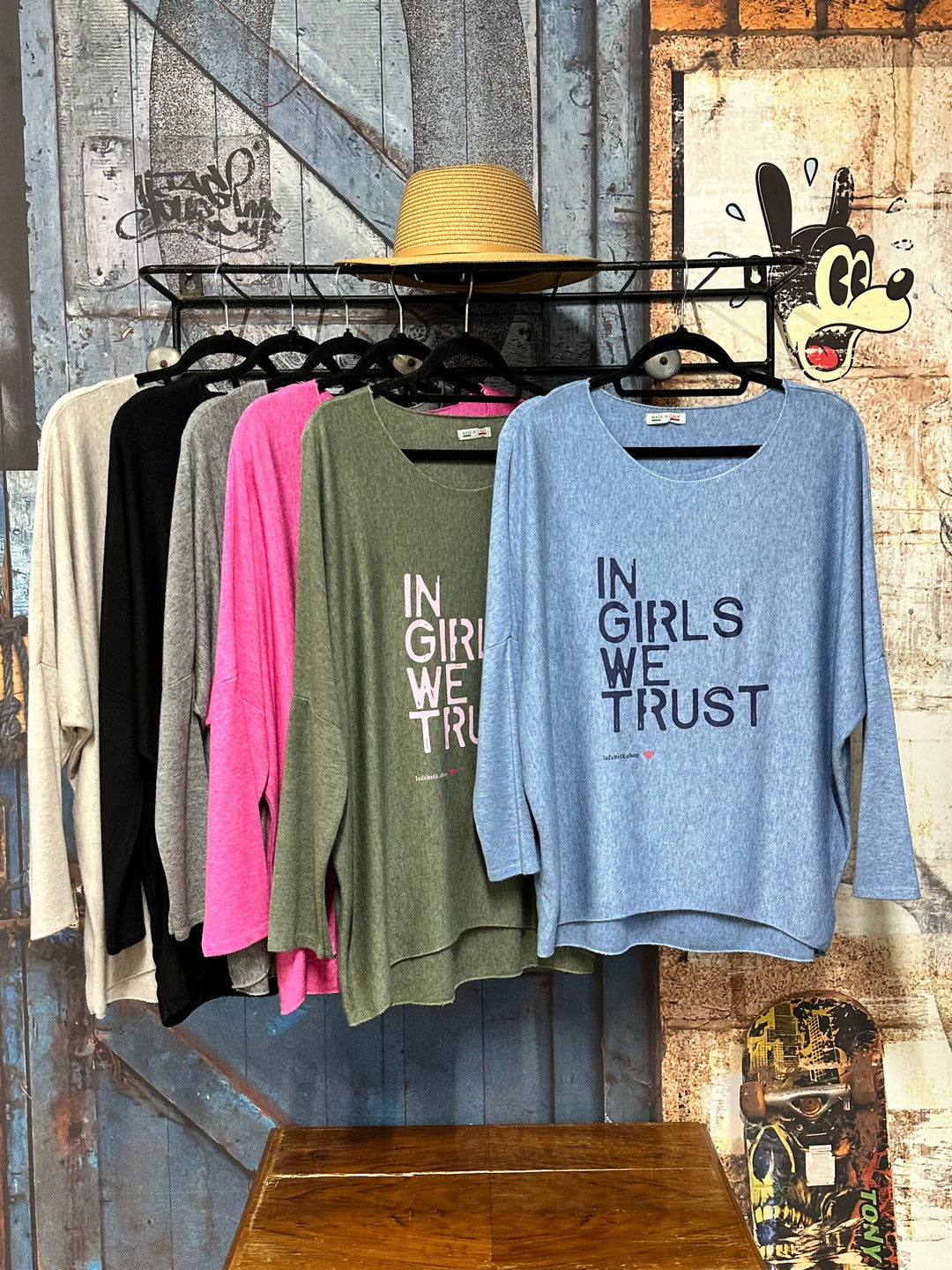 Pull fluide & col rond "IN GIRLS WE TRUST" (38/42) MADE IN ITALY