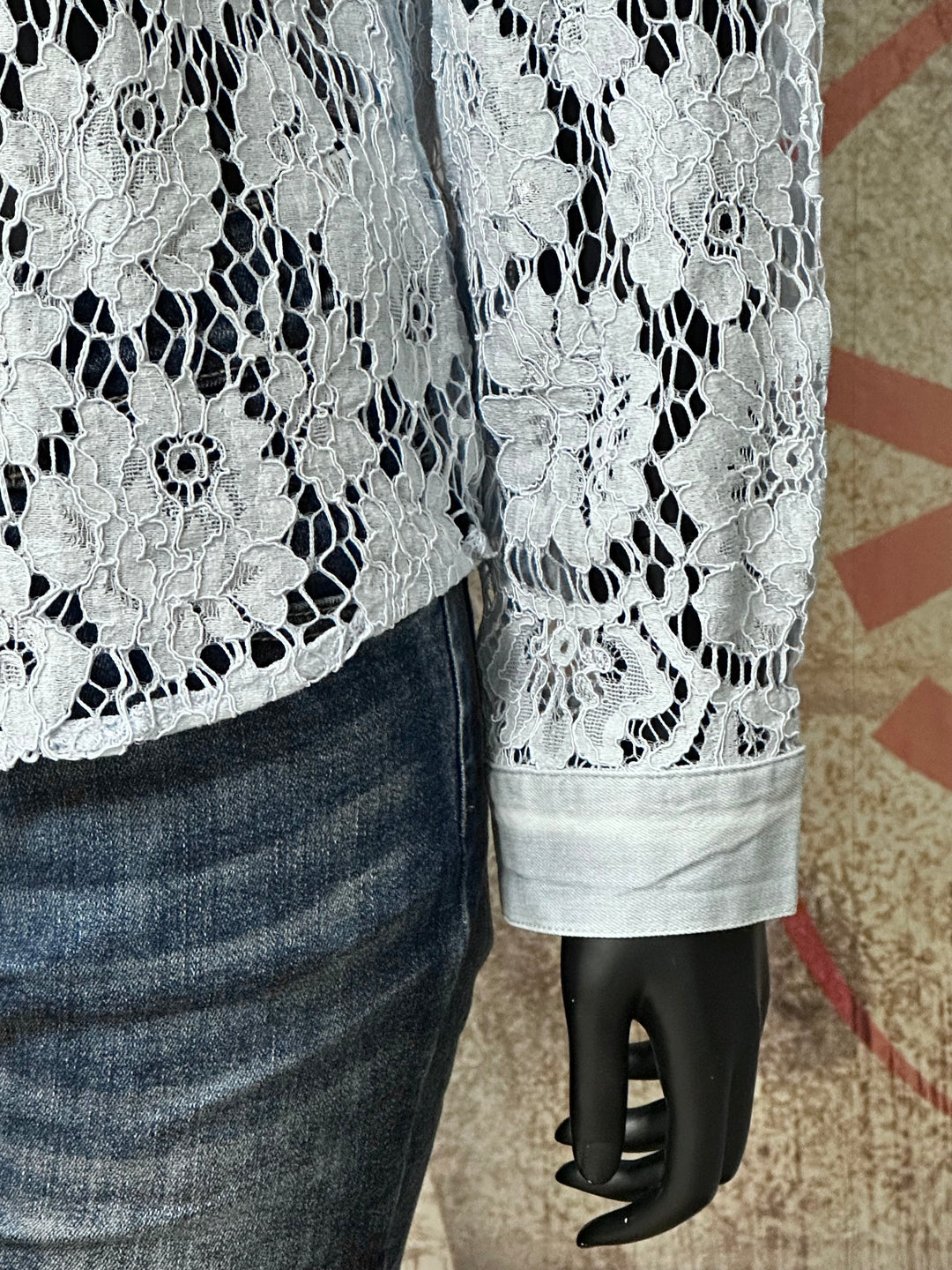 Chemisier en dentelle florale bleu clair (34/36 et 38/40)