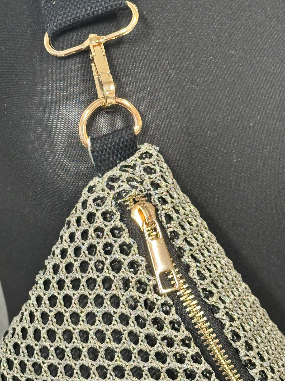 Sac banane maille dorée métallisée