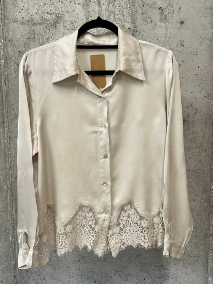 Satinbluse mit Spitzenverzierung (34/38) MADE IN ITALY