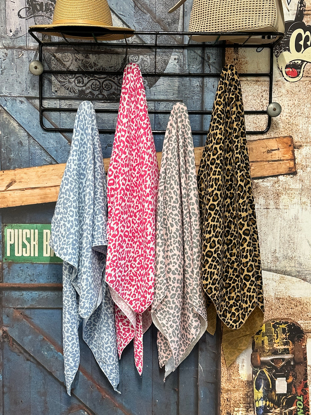 Dreieckstuch „Leopard“ aus 100 % Baumwolle, MADE IN ITALY