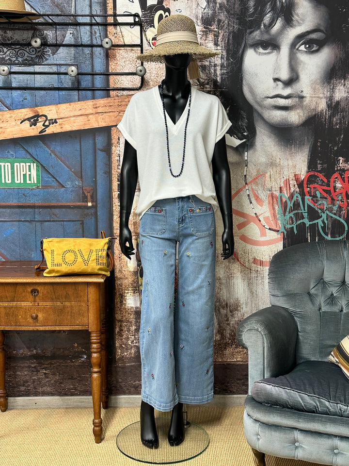 Jeans mit weitem Bein, Blumenstickerei und bequemer Passform (36 ➡️ 44)